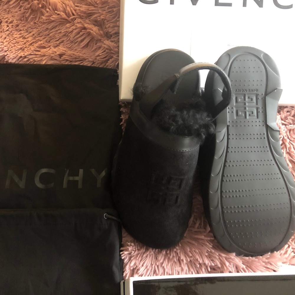 NWT*GIVENCHY MARSHMALLOW CLOG*LOGO &SHOE BAGS*SZ 9*MSRP $995 - Picture 3 of 5